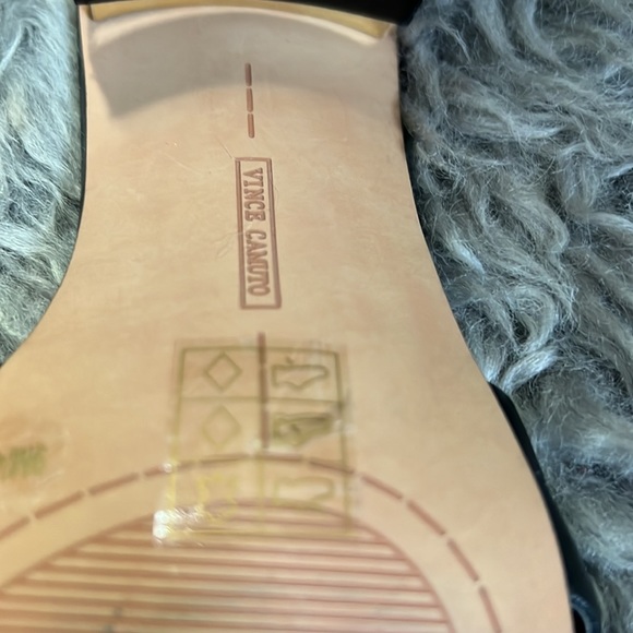 Vince Camuto Leather Women's Cris Cros Block Heel Sandal with Gold Detail Size 9 - Picture 8 of 9